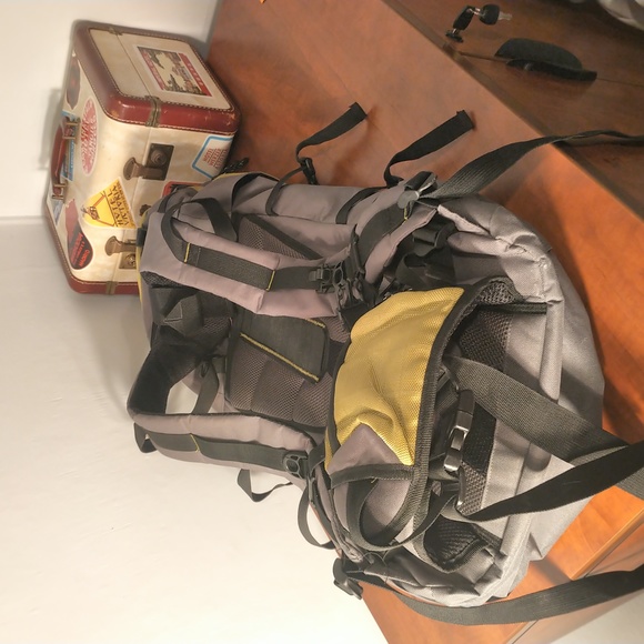 Areo Mountaineering backpack-mint! - Picture 5 of 8